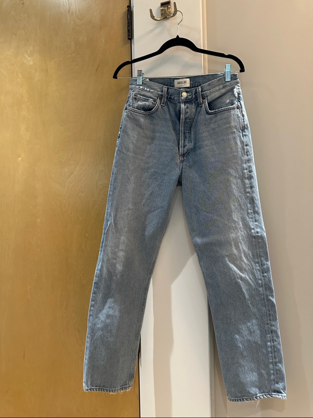 Agolde Vintage-Inspired 90’s Pinch Waist Straight Leg Jeans in Light Blue Wash